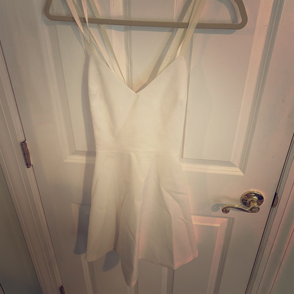 Gorgeous white Elizabeth and James dress with tag